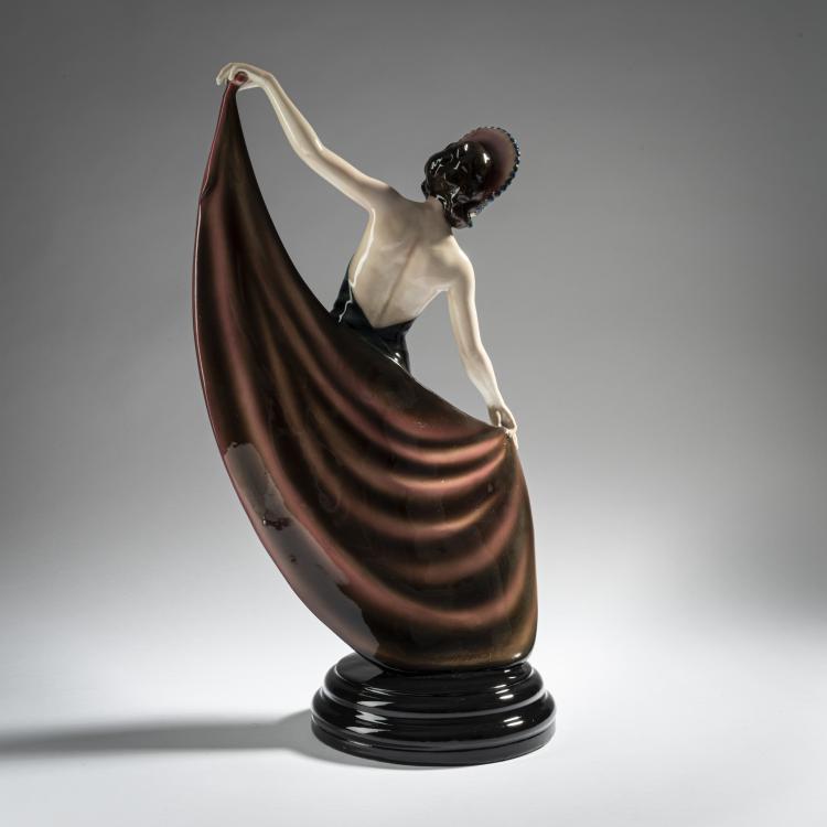 Bild 2 zu Objekt, 'T&auml;nzerin mit Kopfputz und gro&szlig;em Schal', um 1925, Josef Lorenzl, Goldscheider, Wien, 161E 1221