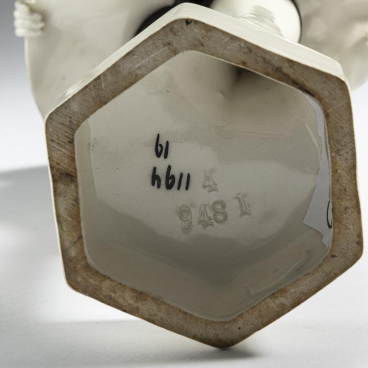 Bild 5 zu Objekt, Dancer in a short dress with a headband, c. 1925, Bloch, B (Stella), Eichwald, 161E 1202