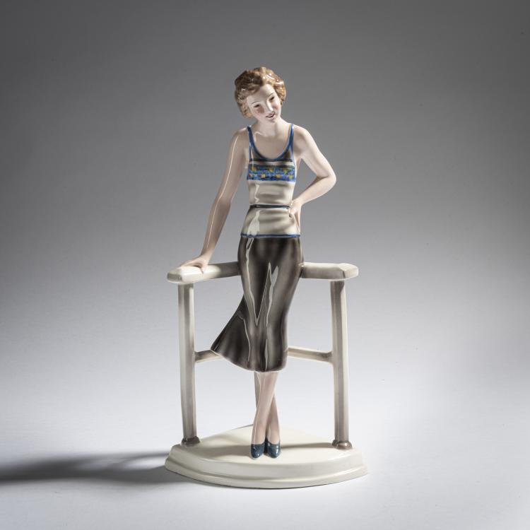 Hauptbild zu Objekt, 'Stehende junge Dame, an eine Reling gelehnt', um 1933, Stephan Dakon, Goldscheider, Wien, 161E 1233