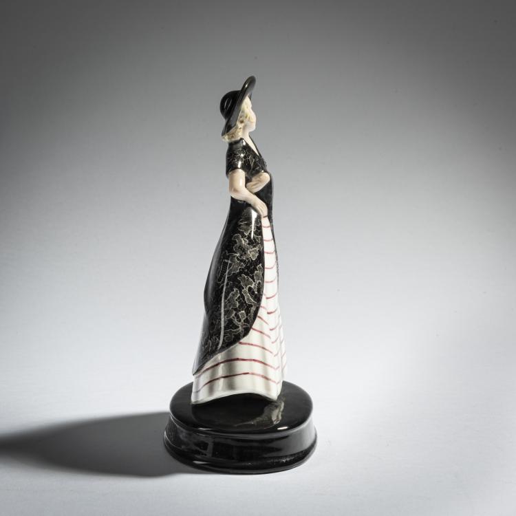 Bild 2 zu Objekt, 'Stehende Dame mit Hut, langem Kleid und Spitzenumhang', um 1935, Stephan Dakon, Goldscheider, Wien, 161E 1234