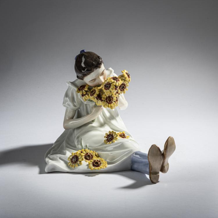 Hauptbild zu Objekt, Girl with a Bouquet of Flowers, 1905, Konrad Hentschel, Meissen, 161E 1179
