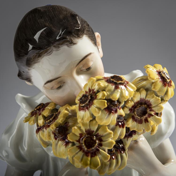 Bild 1 zu Objekt, Girl with a Bouquet of Flowers, 1905, Konrad Hentschel, Meissen, 161E 1179