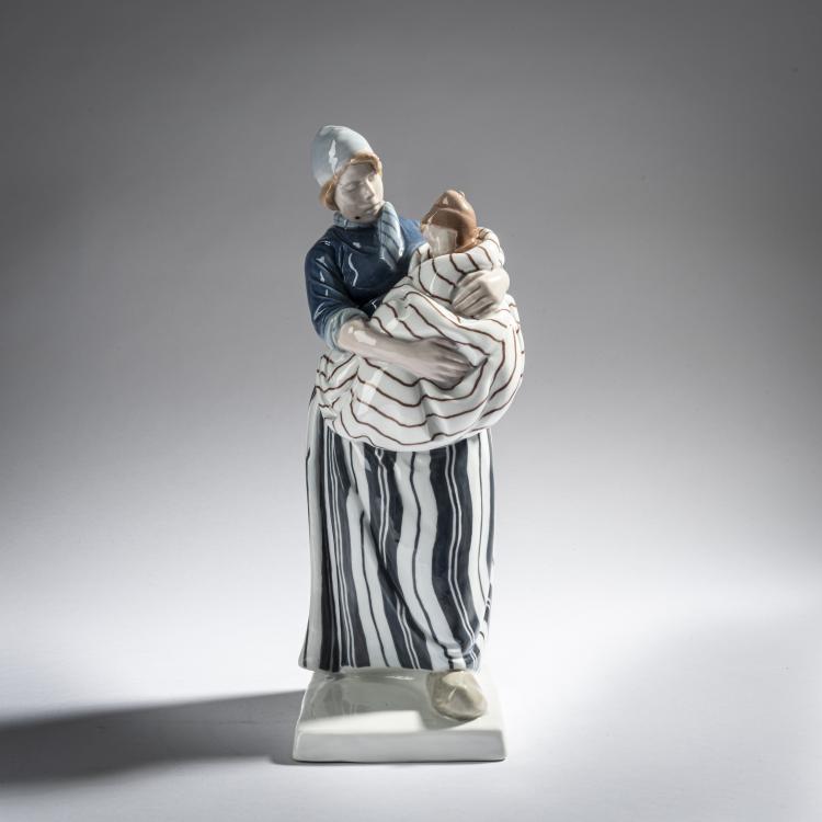 Hauptbild zu Objekt, 'Dutch Woman with Child', 1911, Philipp Lange, Meissen, 161E 1167