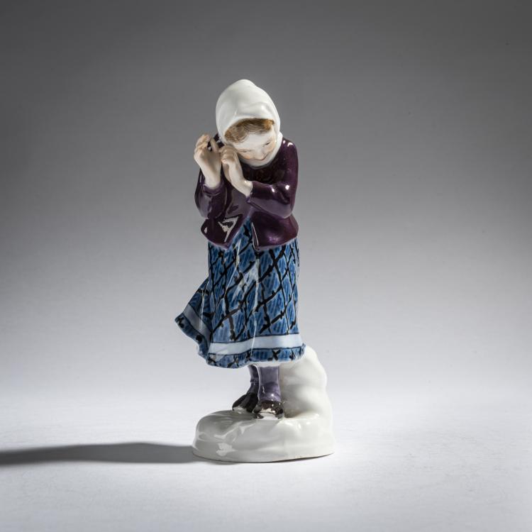 Bild 1 zu Objekt, 'Girls, dodging snowballs', 1905-10, Alfred Otto Adalbert K&ouml;nig, Meissen, 161E 1155