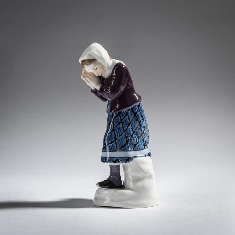 Bild 2 zu Objekt, 'Girls, dodging snowballs', 1905-10, Alfred Otto Adalbert K&ouml;nig, Meissen, 161E 1155