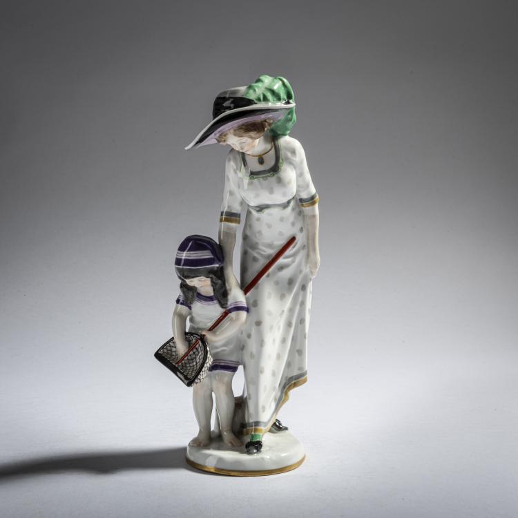 Hauptbild zu Objekt, 'Lady with a child on the Beach', 1911-12, Alfred Otto Adalbert K&ouml;nig, Meissen, 161E 1169
