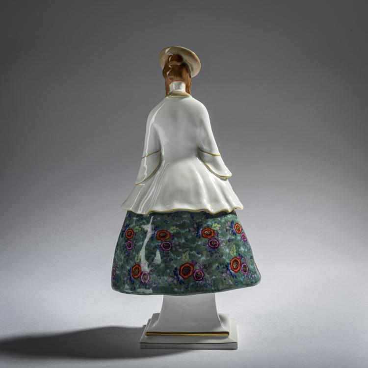 Bild 3 zu Objekt, 'Lady donning a Rose', 1914, Richard Langer, Meissen, 161E 1172
