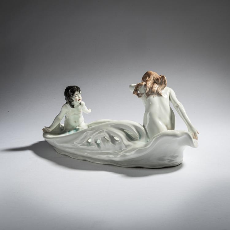 Bild 1 zu Objekt, 'Dish with two Figures', 1905-10, Paul Helmig, Meissen, 161E 1159