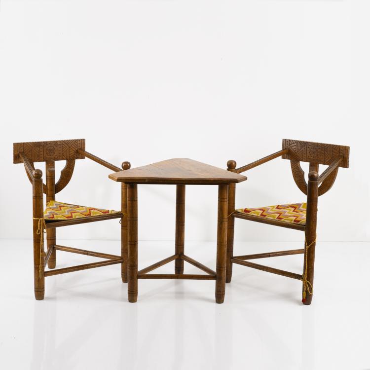 Hauptbild zu Objekt, 2 'Munk' chairs with table, c. 1905, Schweden, 161C 443