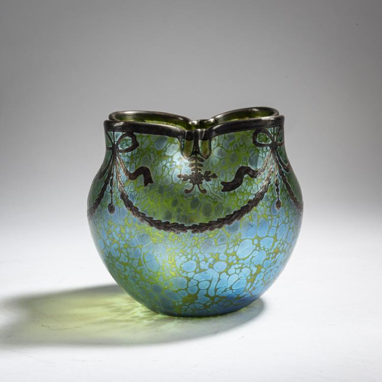 Bild 1 zu Objekt, 'Papillon'-Vase mit galvanischer Silberauflage, um 1900, L&ouml;tz Wwe., Klosterm&uuml;hle, 162B 235