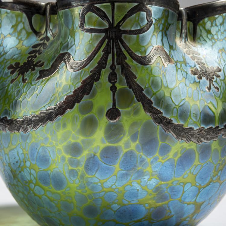 Bild 3 zu Objekt, 'Papillon'-Vase mit galvanischer Silberauflage, um 1900, L&ouml;tz Wwe., Klosterm&uuml;hle, 162B 235