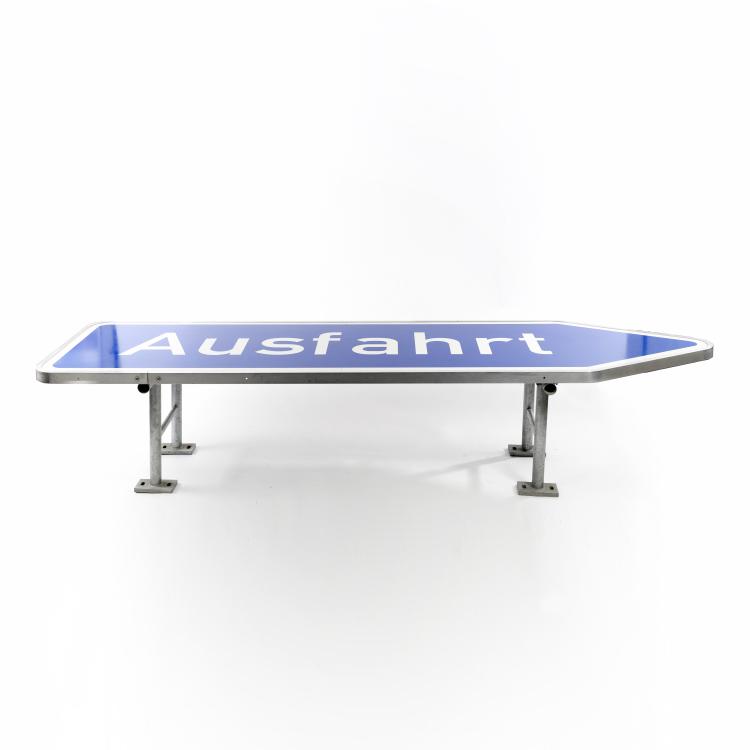 Hauptbild zu Objekt, 'Ausfahrt' table, 2000s, Rolf Sachs, Sachs, Rolf, Studio London, 160A 146