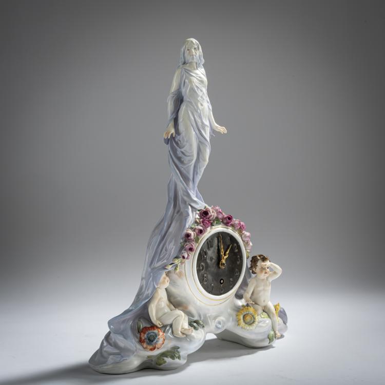 Bild 2 zu Objekt, 'Clock case with girl as Future, two children as Day and Night', 1901-04, Paul Helmig, Meissen, 161E 1152