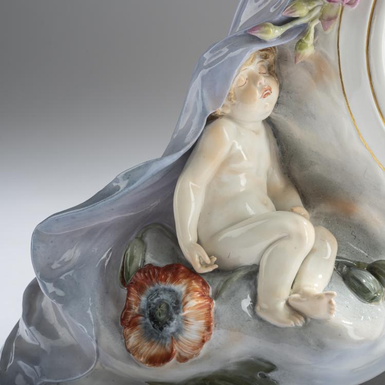 Bild 4 zu Objekt, 'Clock case with girl as Future, two children as Day and Night', 1901-04, Paul Helmig, Meissen, 161E 1152