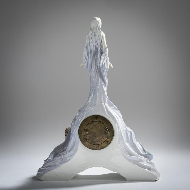 Bild 6 zu Objekt, 'Clock case with girl as Future, two children as Day and Night', 1901-04, Paul Helmig, Meissen, 161E 1152