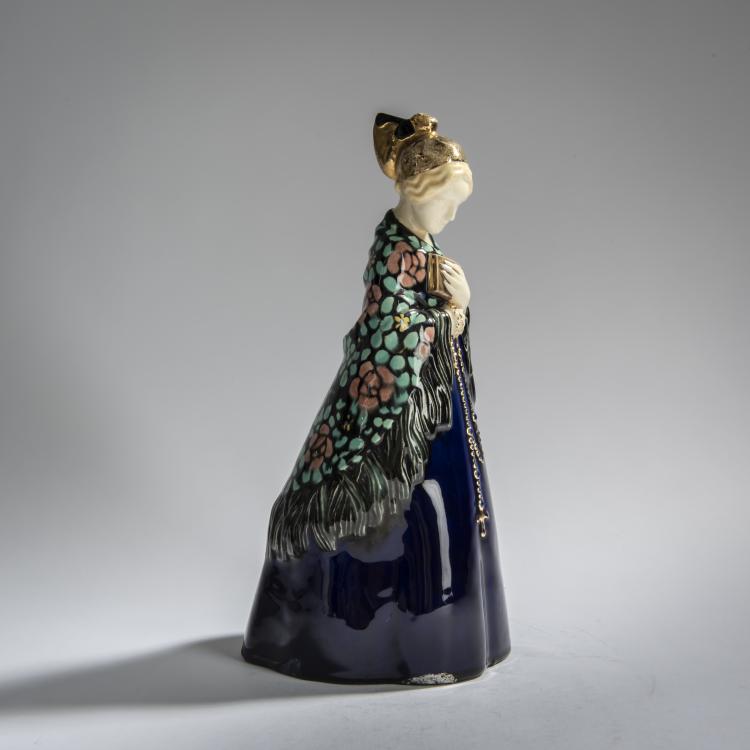 Bild 1 zu Objekt, 'Kirchg&auml;ngerin', um 1913, Emilie Schleiss-Simandl, Gmundner Keramik, 161E 1206