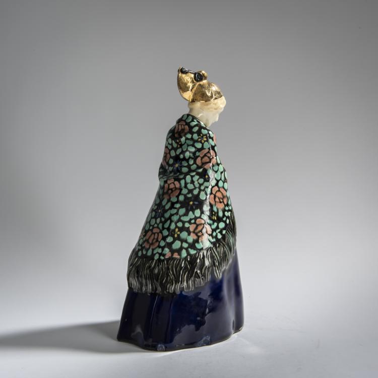 Bild 2 zu Objekt, 'Kirchg&auml;ngerin', um 1913, Emilie Schleiss-Simandl, Gmundner Keramik, 161E 1206