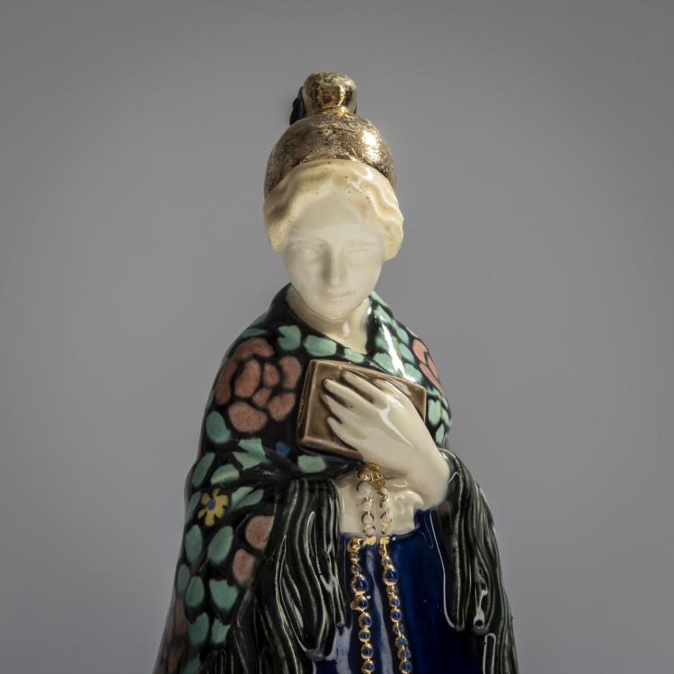 Bild 4 zu Objekt, 'Kirchg&auml;ngerin', um 1913, Emilie Schleiss-Simandl, Gmundner Keramik, 161E 1206