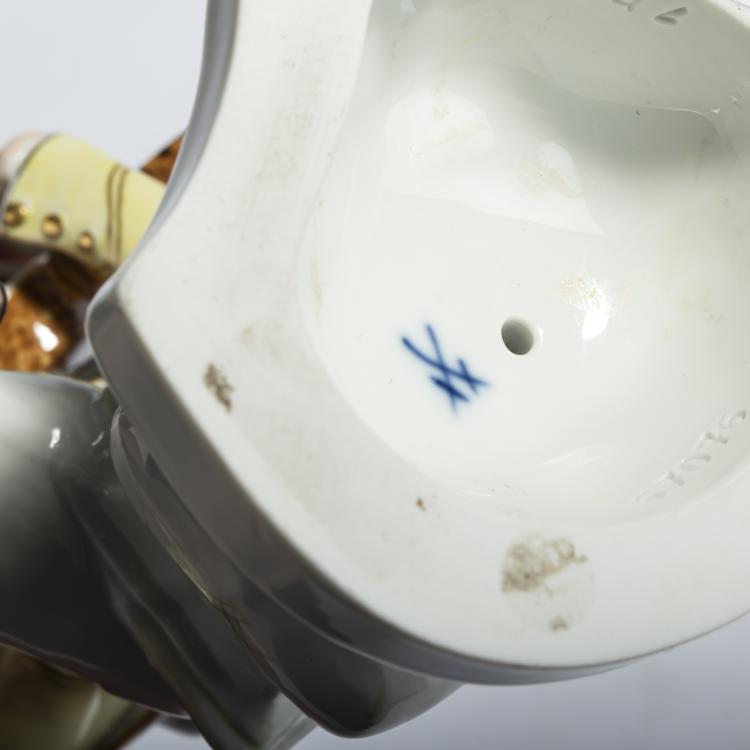 Bild 5 zu Objekt, 'Spaniard with Lute', 1933, Paul Scheurich, Meissen, 161E 1177