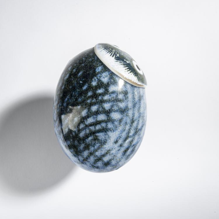 Bild 2 zu Objekt, Perl-Sperlingskauz 'Helmip&ouml;ll&ouml;', 1984-85, Oiva Toikka, Nuutaj&auml;rvi, Notsj&ouml;; Iittala, Kalvola, 161D 833