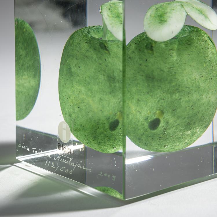 Bild 2 zu Objekt, Gr&uuml;ner 'Unikat'-W&uuml;rfel, 2009, Oiva Toikka, Nuutaj&auml;rvi, Notsj&ouml;; Iittala, Kalvola, 161D 1053