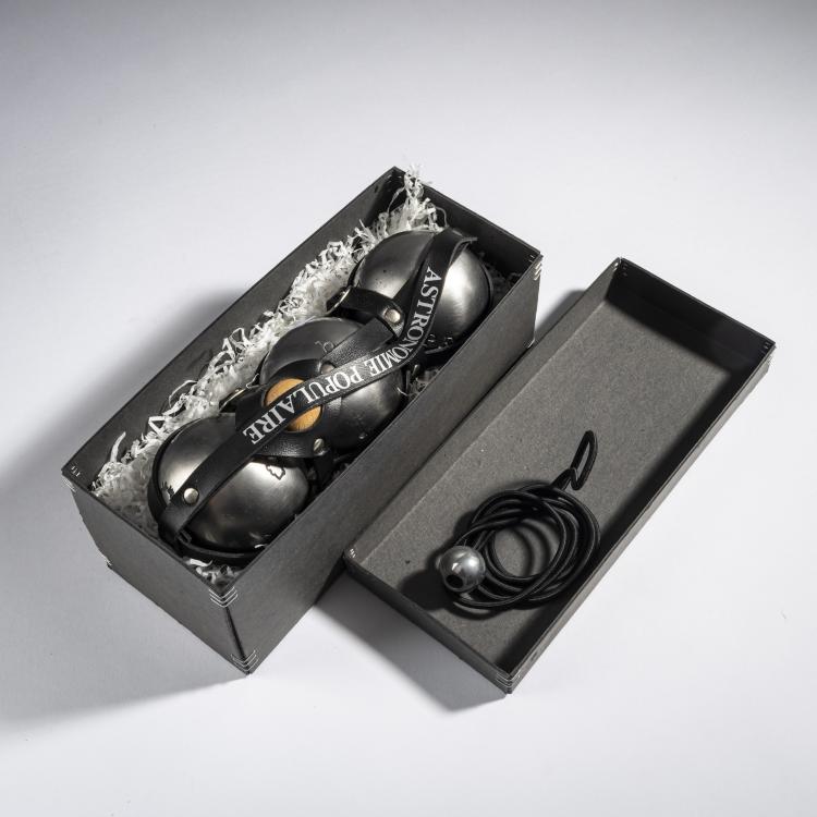 Bild 1 zu Objekt, 'Astronomie Populaire' boules game, 1980s, Jean-Michel Alberola, O.W.O, Montfort-l'Amaury, 161C 735