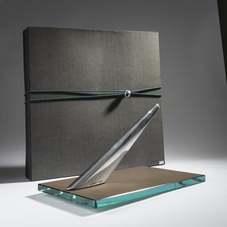 Hauptbild zu Objekt, 'Miss Donna' table mirror, 1987, Philippe Starck, O.W.O, Montfort-l'Amaury, 161C 704