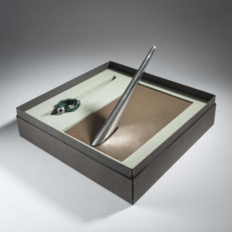 Bild 1 zu Objekt, 'Miss Donna' table mirror, 1987, Philippe Starck, O.W.O, Montfort-l'Amaury, 161C 704