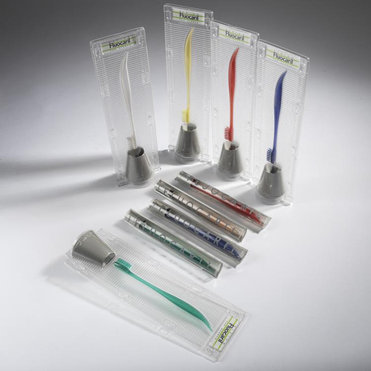Bild 1 zu Objekt, 9 toothbrushes, 1989, Philippe Starck, Fluocaril, Frankreich, 161C 716