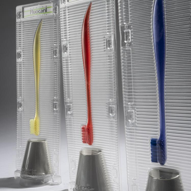 Bild 2 zu Objekt, 9 toothbrushes, 1989, Philippe Starck, Fluocaril, Frankreich, 161C 716