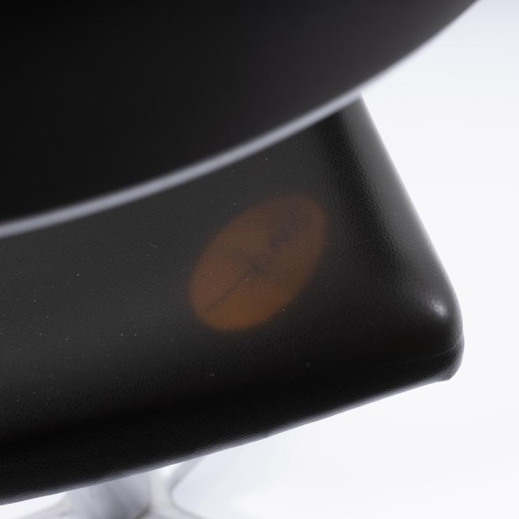 Bild 5 zu Objekt, 'Techno' barber chair, 1989, Philippe Starck, Driade Aleph, Mailand, 161C 745