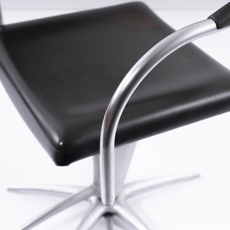 Bild 7 zu Objekt, 'Techno' barber chair, 1989, Philippe Starck, Driade Aleph, Mailand, 161C 745