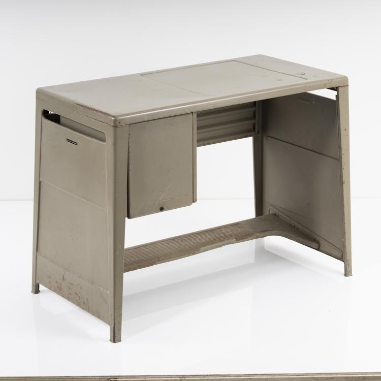 Bild 2 zu Objekt, 'Synthesis' typewriter table, 1973, Ettore Sottsass, Olivetti, Ivrea, 161A 187
