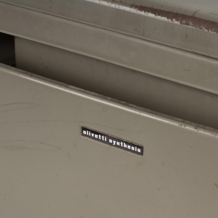 Bild 3 zu Objekt, 'Synthesis' typewriter table, 1973, Ettore Sottsass, Olivetti, Ivrea, 161A 187