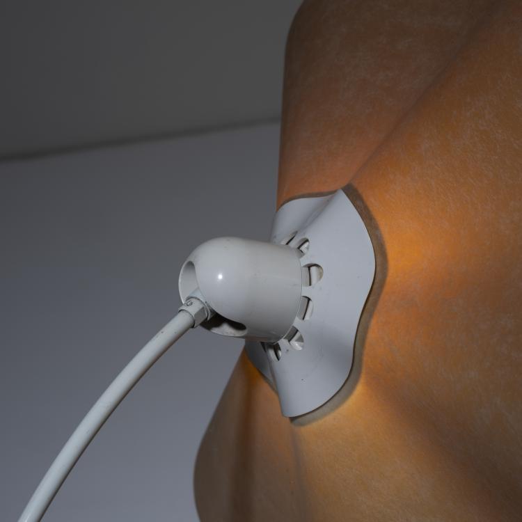 Bild 1 zu Objekt, Tischleuchte 'Area 50 Curva', 1974, Mario Bellini, Artemide, Mailand, 161A 179