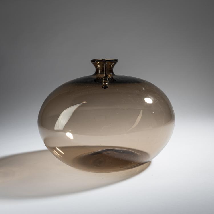 Bild 1 zu Objekt, Henkelvase 'Soffiato', 1921-26, Vittorio Zecchin, Venini & C., Murano oder Cappellin, M.V.M., Murano, 161B 246