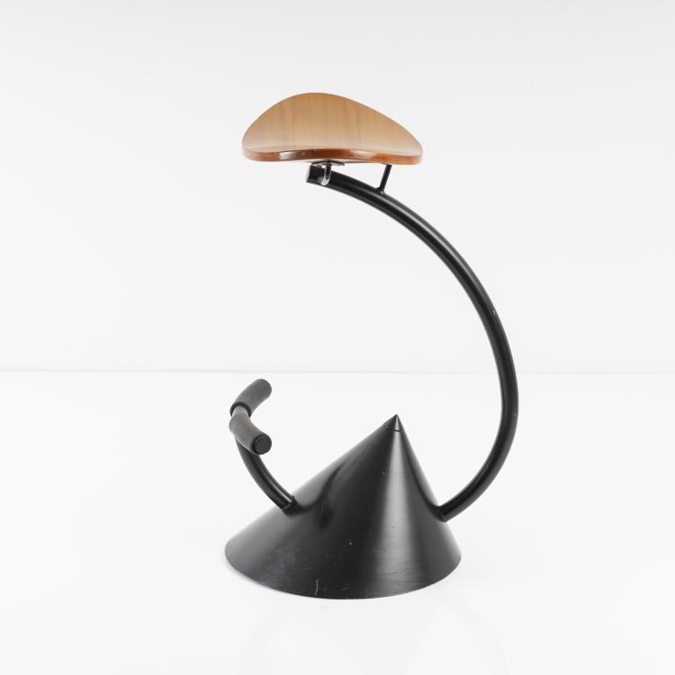 Hauptbild zu Objekt, Barhocker aus der Serie 'Hotel', 1992, Ron Arad, Zeus, Savonarola, 161C 786