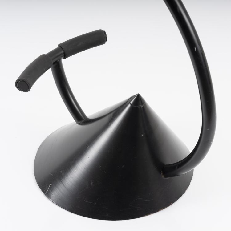 Bild 1 zu Objekt, Barhocker aus der Serie 'Hotel', 1992, Ron Arad, Zeus, Savonarola, 161C 786