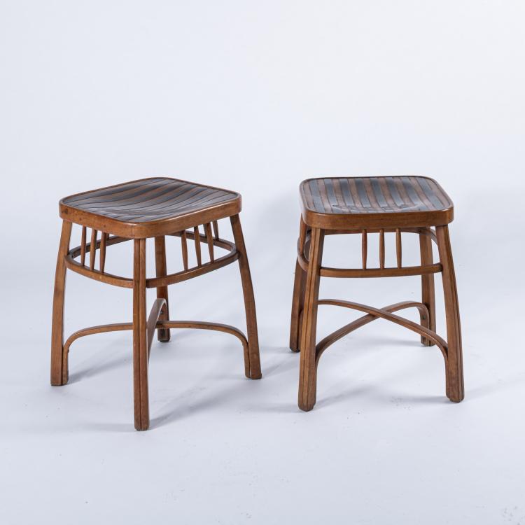 Bild 1 zu Objekt, 2 '616 S' stools, c. 1910, Kohn, J.&J., Wien, 162C 347