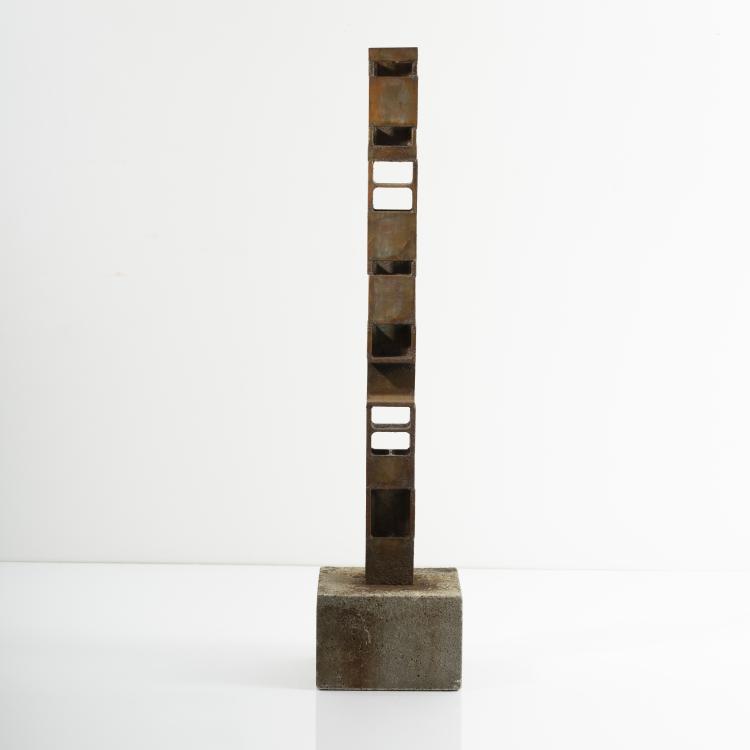 Bild 1 zu Objekt, Iron sculpture / stele, 1970 / 80s, D&auml;nemark (zugeschrieben), 161C 619