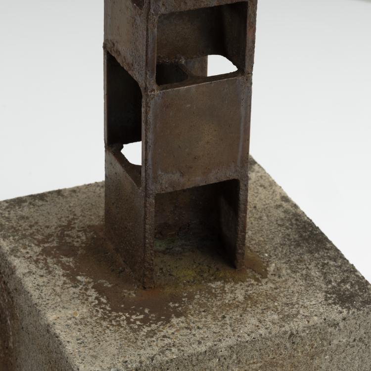 Bild 6 zu Objekt, Iron sculpture / stele, 1970 / 80s, D&auml;nemark (zugeschrieben), 161C 619