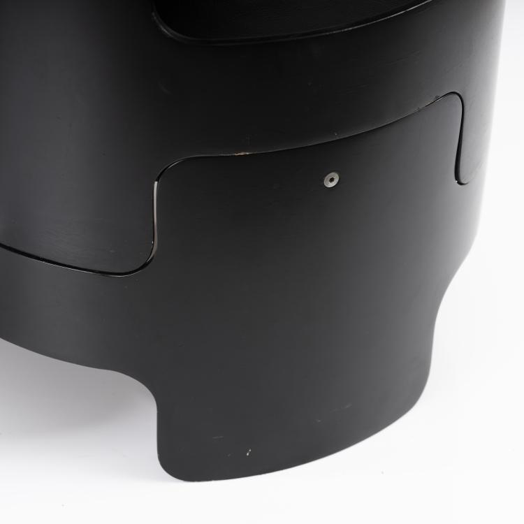 Bild 2 zu Objekt, Two stools, a side table, c. 1969, Gerd Lange, Bisterfeld & Weiss, Owen/Teck, 161C 687