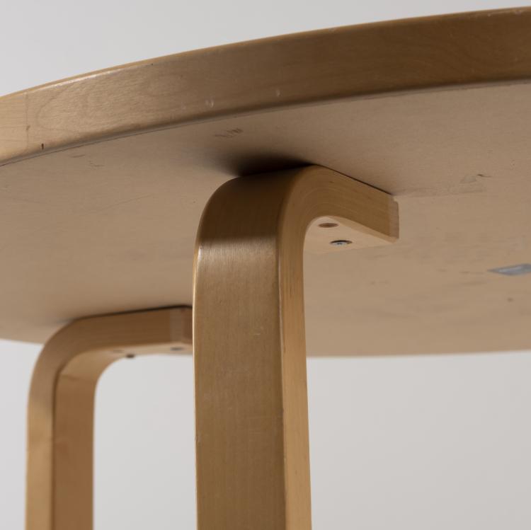Bild 2 zu Objekt, Esstisch 'L-Leg' - '90', 1933, Alvar Aalto, Artek, Helsinki, 161C 479