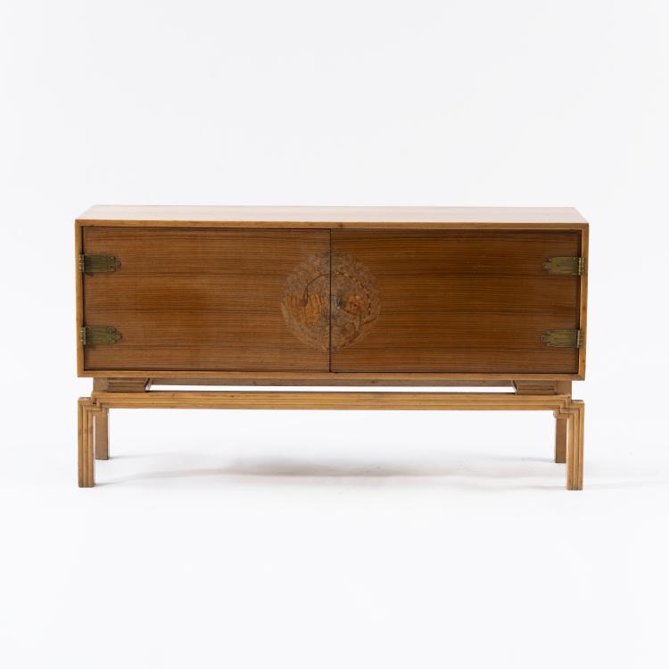 Bild 1 zu Objekt, Sideboard, 1920s, Vereinigte Werkst&auml;tten, M&uuml;nchen, 161C 448