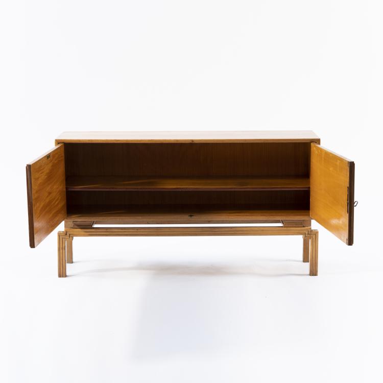 Bild 2 zu Objekt, Sideboard, 1920s, Vereinigte Werkst&auml;tten, M&uuml;nchen, 161C 448