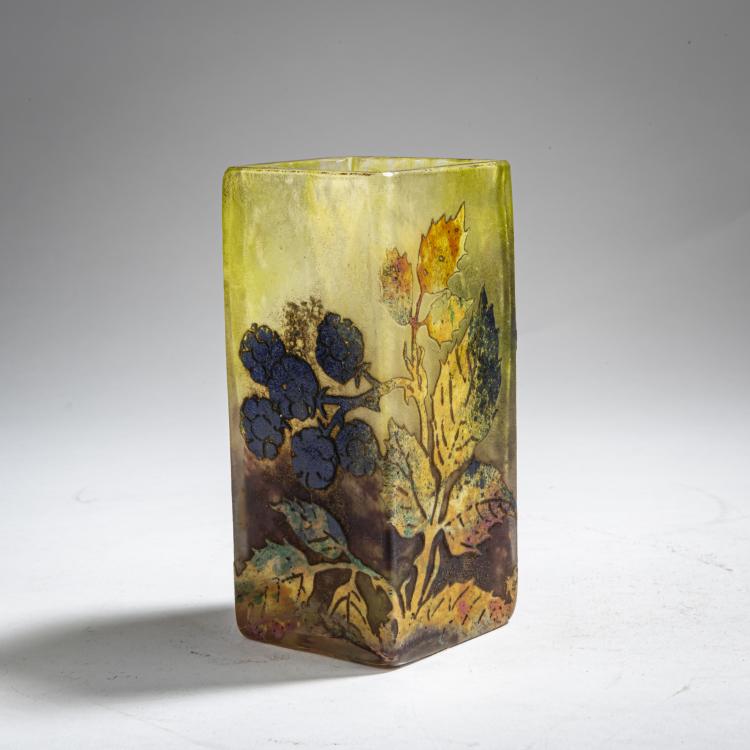 Hauptbild zu Objekt, Vase 'M&ucirc;res en automne', um 1910, Nancy Daum Fr&egrave;res, Daum Fr&egrave;res, Nancy, 162B 107