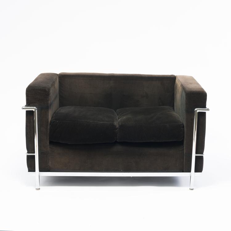 Hauptbild zu Objekt, Zweisitzer-Sofa 'LC 2', 1928, Pierre Jeanneret,Charlotte Perriand,Le Corbusier Charles-&Eacute;douard Jeanneret-Gris, Cassina, Mailand, 161C 459
