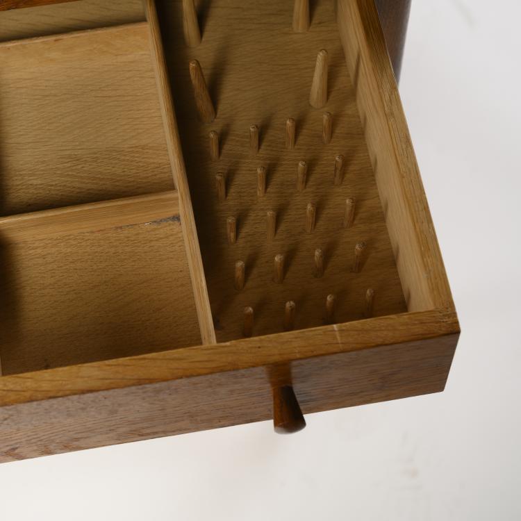 Bild 6 zu Objekt, N&auml;htisch 'AT 33', 1949, Hans J. Wegner, Tuck, Andreas, Kopenhagen, 161C 498