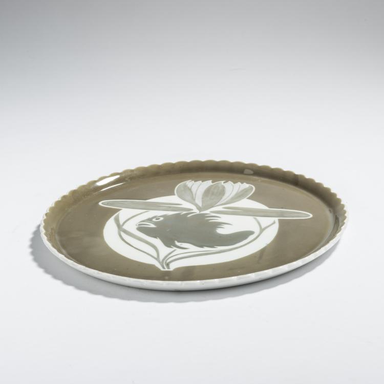 Bild 1 zu Objekt, 'Fish' decorative plate, c. 1900, Theodor Schmuz-Baudiss, Swaine & Co., H&uuml;ttensteinach; Vereinigte Werkst&auml;tten, M&uuml;nchen, 162C 461