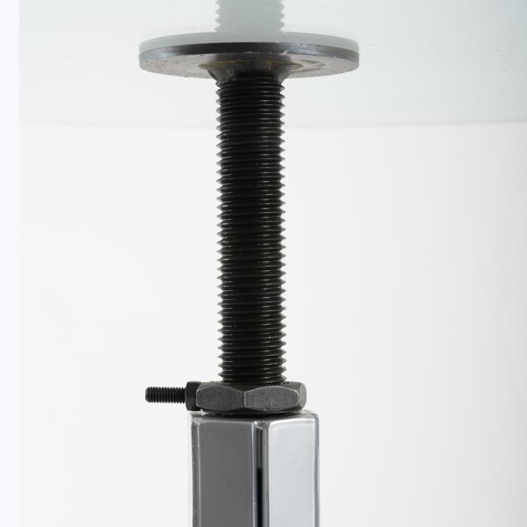 Bild 4 zu Objekt, 'Anonimus' table, 1994, Ron Arad, Zeus, Savonarola, 163C 566